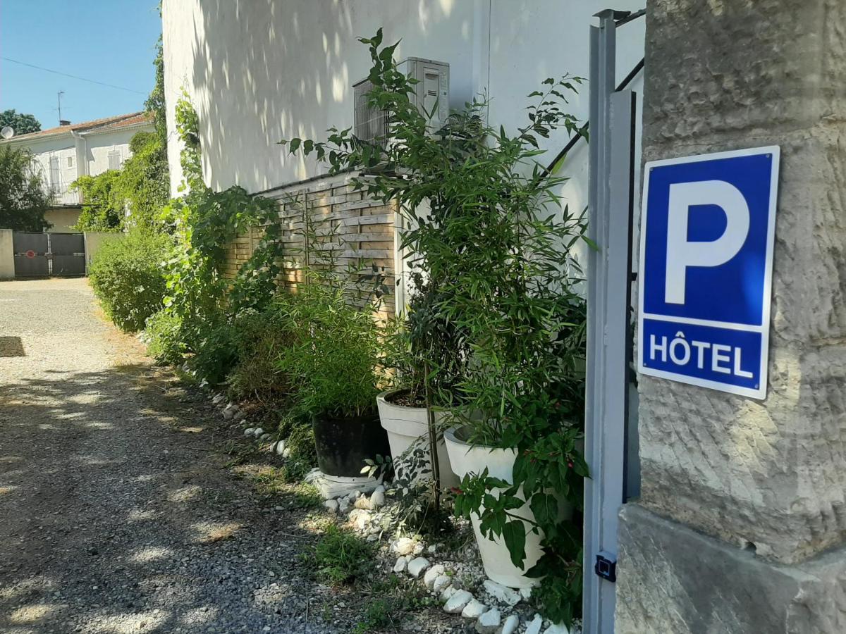 Hotel La Tour Des Fees Quissac  Екстериор снимка