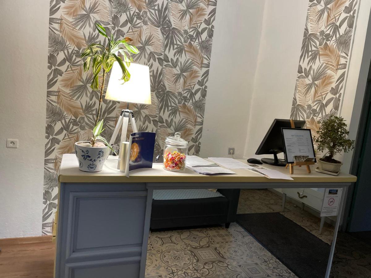 Hotel La Tour Des Fees Quissac  Екстериор снимка