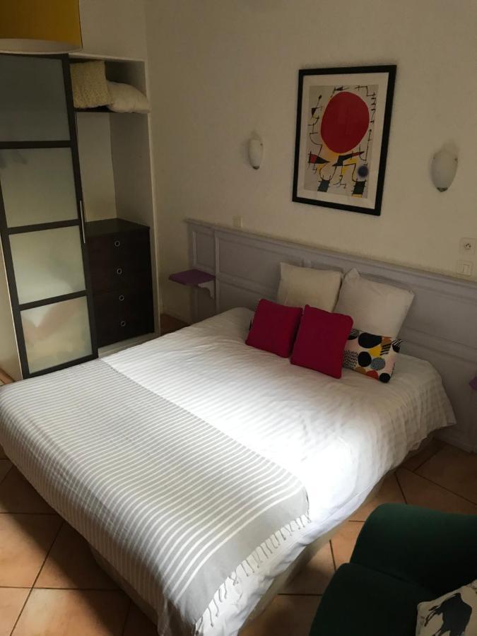 Hotel La Tour Des Fees Quissac  Екстериор снимка